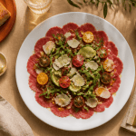 accompagnement carpaccio de boeuf avec parmesan roquette et focaccia