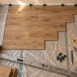 Parquet flottant pose : lames avec jeu 8 mm et acclimatation 48 h