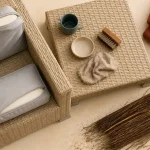 Salon de jardin osier : résine tressée beige et housse de protection anti-intempéries